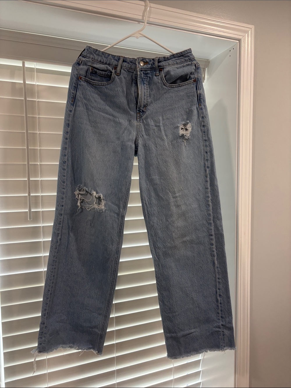 Old Navy Light Blue Ripped Wide-Leg Jeans